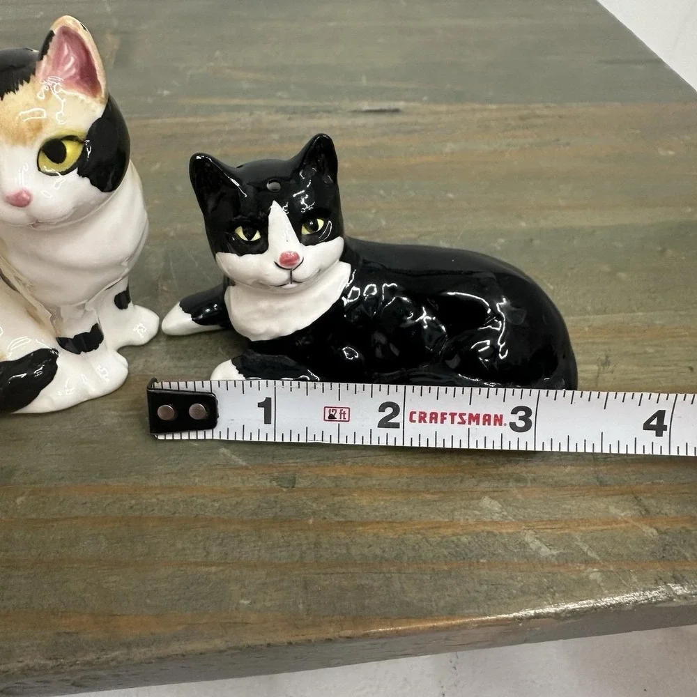 Vtg Japan Ceramic Black White Tuxedo Stripe Tiger Kitty Cat Salt Pepper Shakers